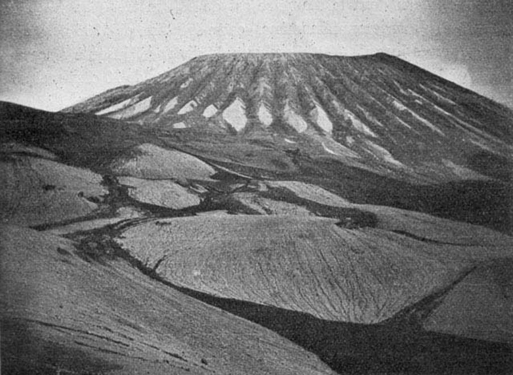 Vesuvius 1934. Smoking cone. Photo courtesy of Rick Bauer.